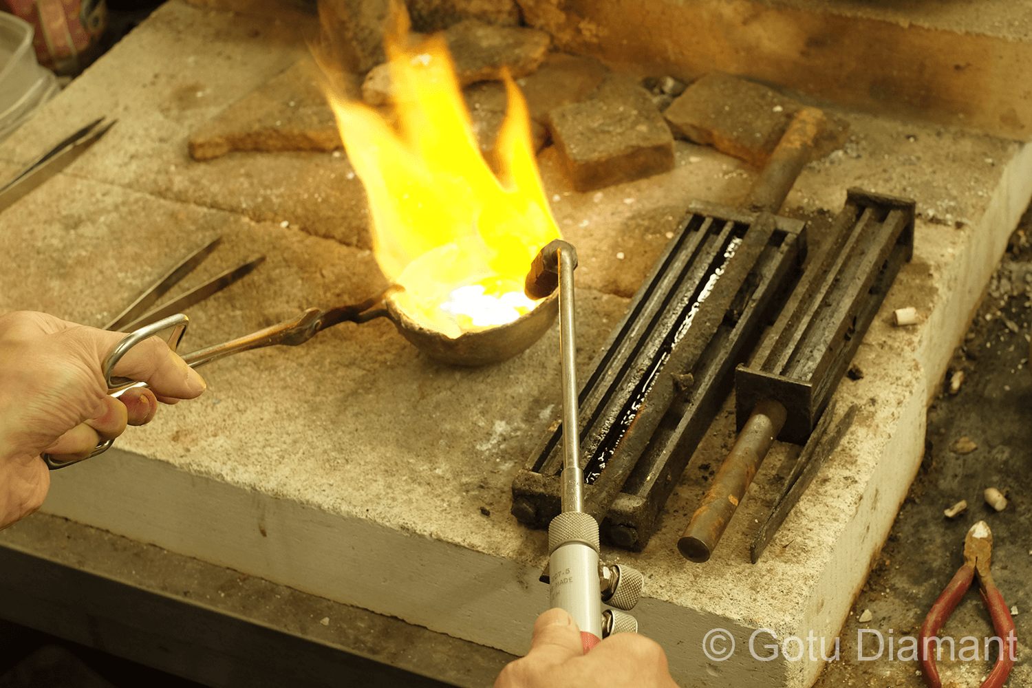 goud smelten bij gotu diamant